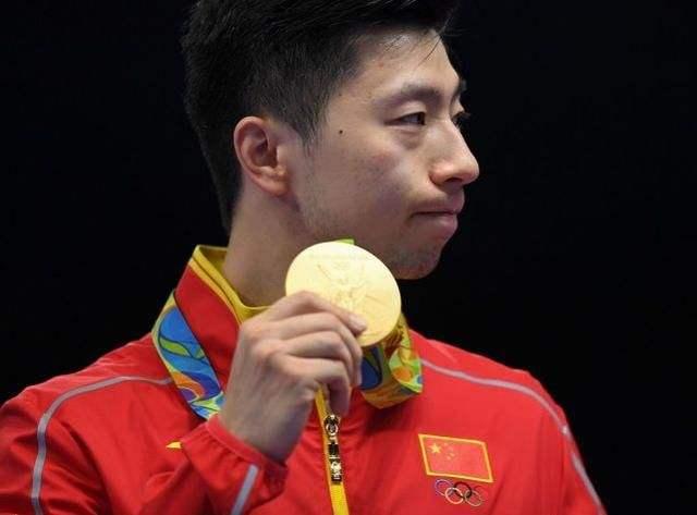 员的背后 员的背后